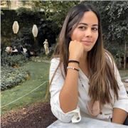 Profesora de Diseño de interiores apto para jóvenes a partir de los 18 años